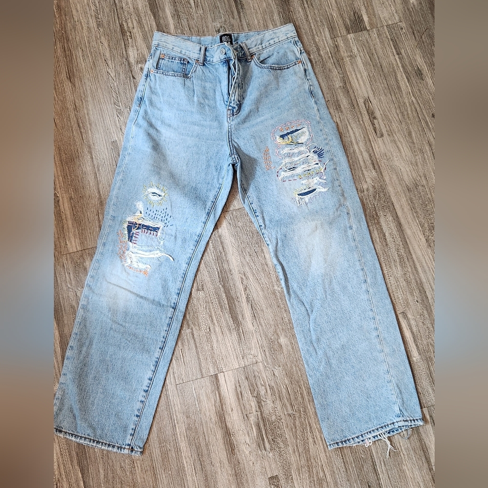 BDG Distressed Embroidered Cowboy Jeans 29
